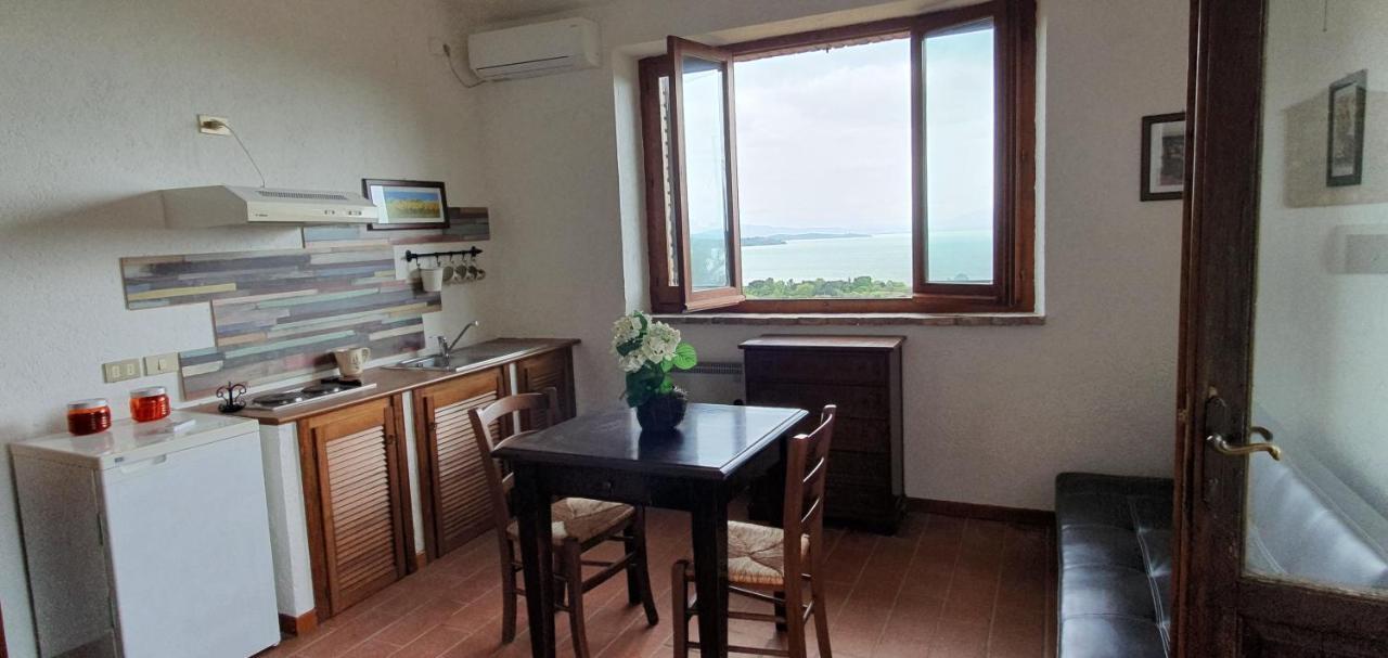 Poloturisticoumbria Rustico Con Piscina Vista Lago Passignano sul Trasimeno Kültér fotó